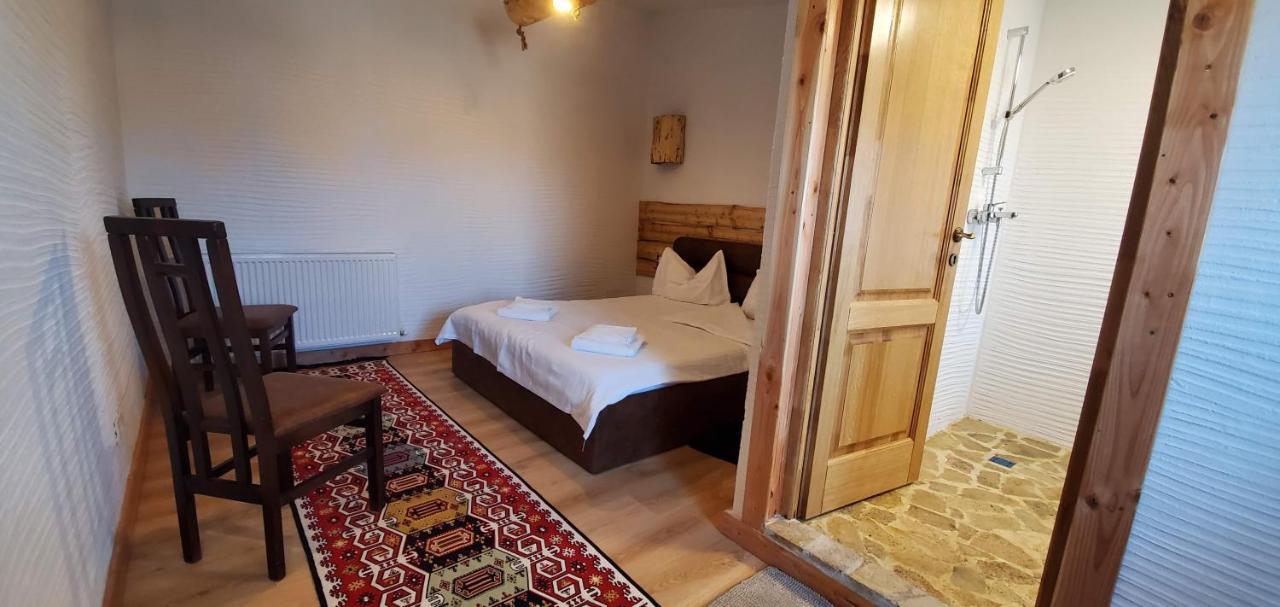 Hotel Ferma Dacilor à Tohani Extérieur photo