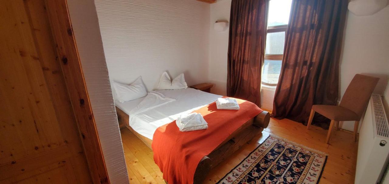 Hotel Ferma Dacilor à Tohani Extérieur photo